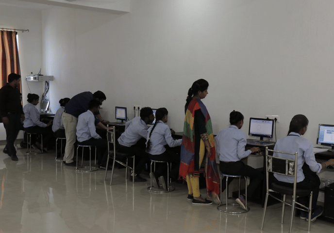 SIGNA Colleges Kanpur Labs photo 6